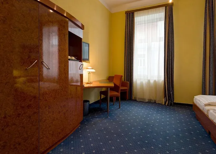 Imlauer Nestroy 4* فيينا