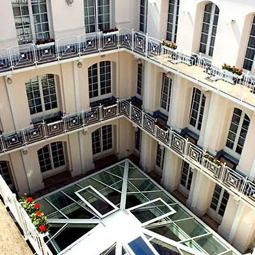 Imlauer Nestroy Otel 4*